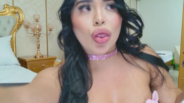 LuciaTorres's Streamate show and profile