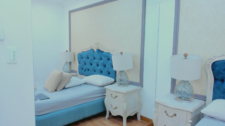 RoxanneJamess's Streamate show and profile