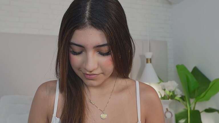 VictoriaJoliegb's Streamate show and profile