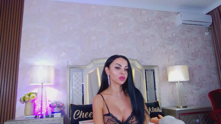 Issadorra's Streamate show and profile