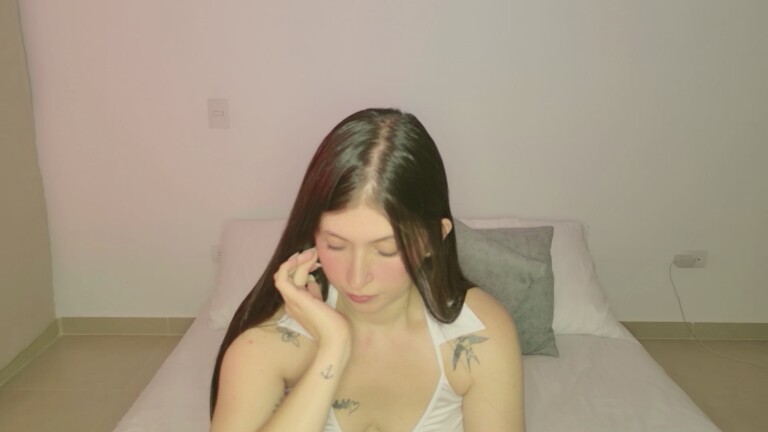 EmmaShaykk's Streamate show and profile