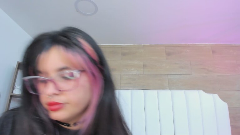 MaddieWaves's Streamate show and profile