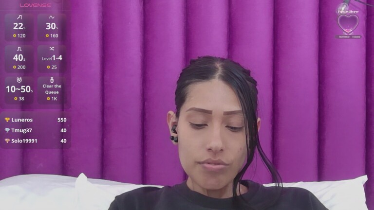 yourcuteneighbourr's Streamate show and profile