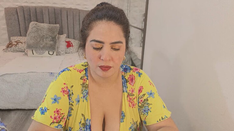 LauraCastaneda's Streamate show and profile