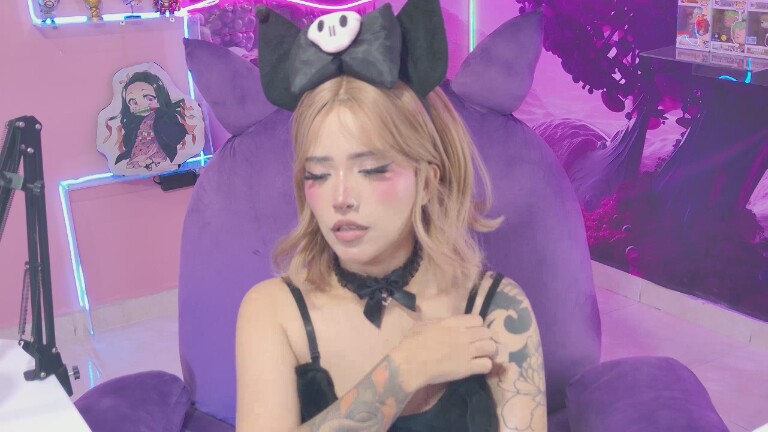 SariMiller's Streamate show and profile