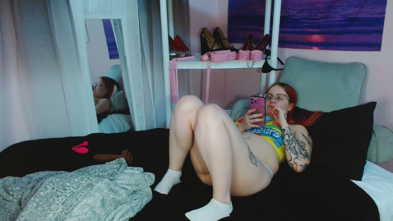 FoxyLilly's Streamate show and profile