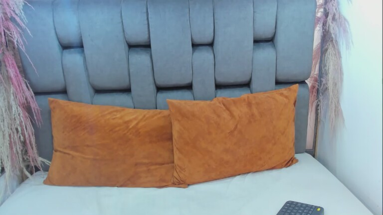 GABYHANK's Streamate show and profile