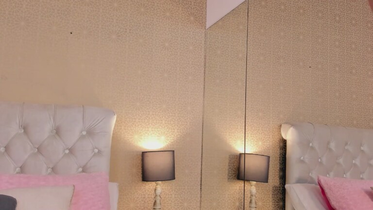 KatieeGomez's Streamate show and profile