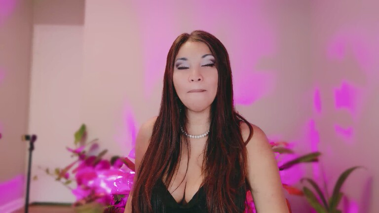 DivineLynn's Streamate show and profile