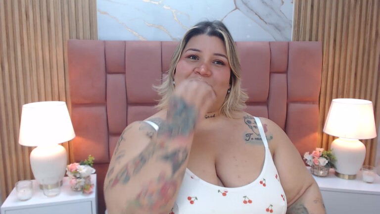 Evaverse's Streamate show and profile