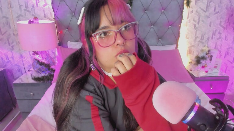 MaddieWaves's Streamate show and profile