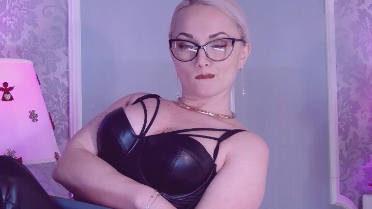 EllianaReese's Streamate show and profile