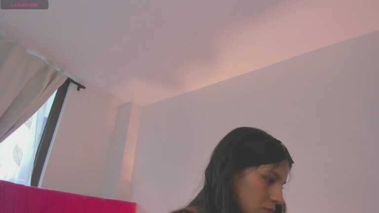 EmilyJons29's Streamate show and profile