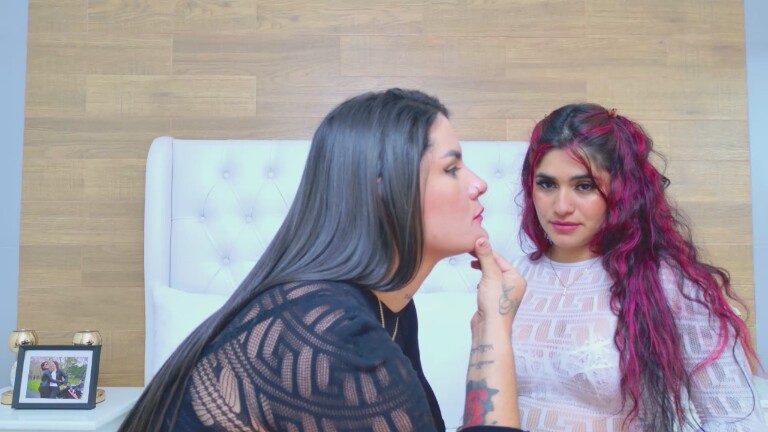 MaraAndSaray's Streamate show and profile