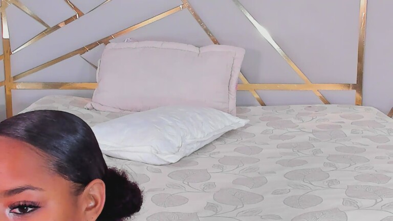 KiraHill's Streamate show and profile