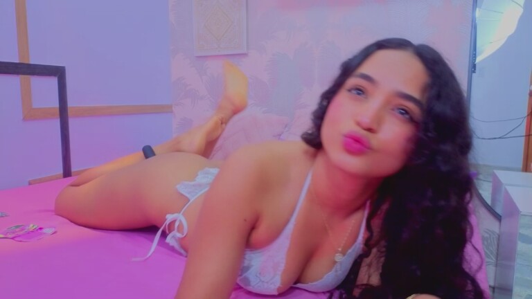 Emmaa_Thompsoon's Streamate show and profile