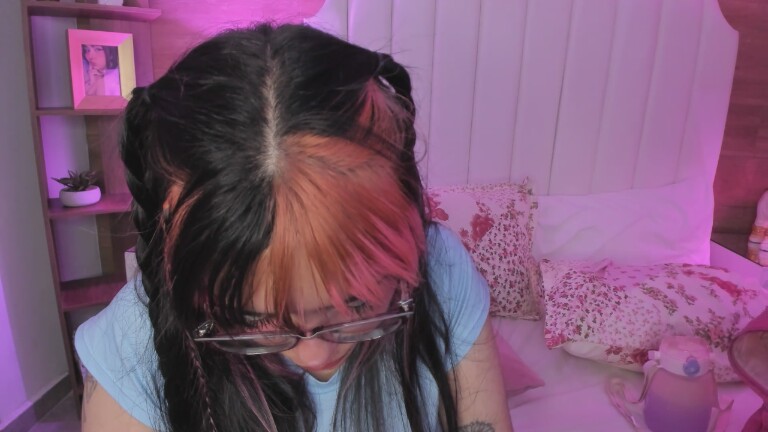 MaddieWaves's Streamate show and profile