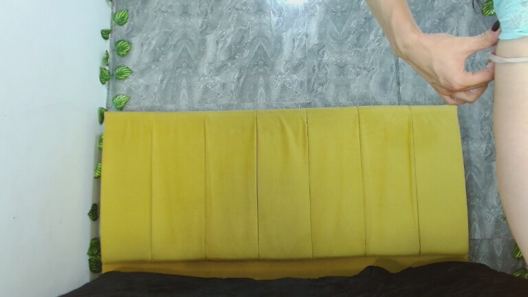 ameliacutecm101's Streamate show and profile