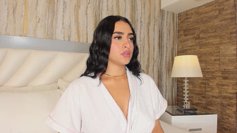 Sara_Hanniston's Streamate show and profile