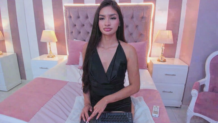 AuraClark's Streamate show and profile
