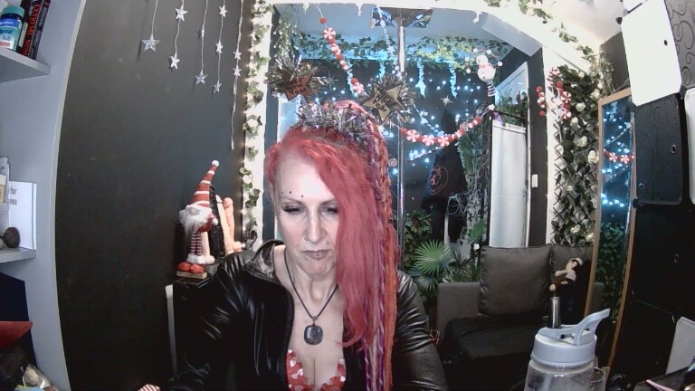 SkySparks's Streamate show and profile