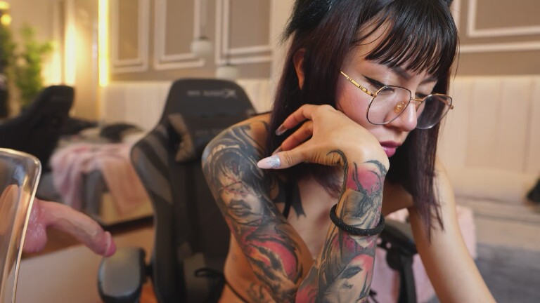 ZaraMiiuw's Streamate show and profile