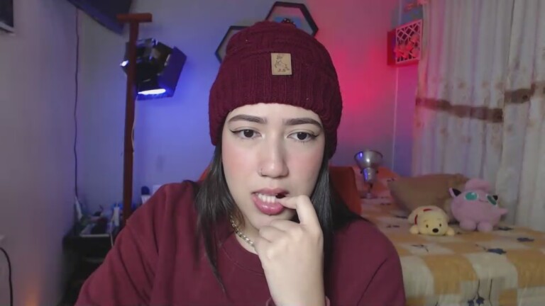 AuroraShyrzt's Streamate show and profile