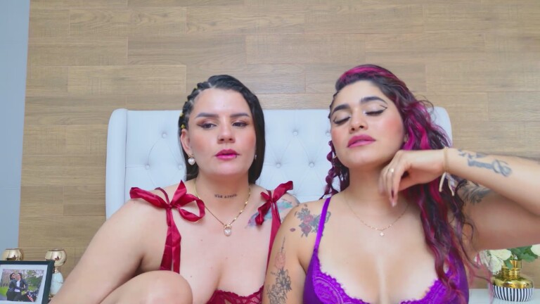 MaraAndSaray's Streamate show and profile
