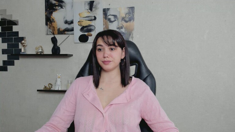 GlamNova's Streamate show and profile