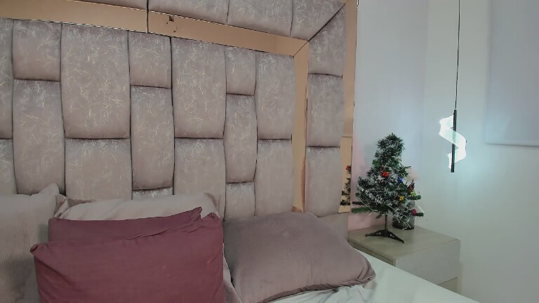 dulcelyra's Streamate show and profile