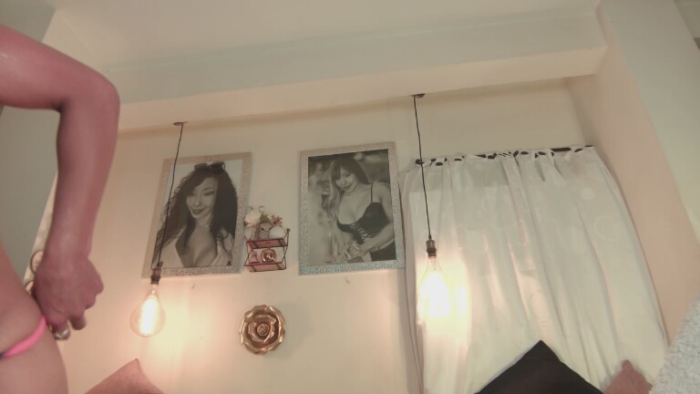 SelenaRossi's Streamate show and profile