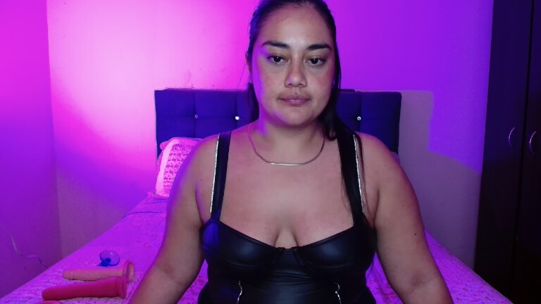 SamaraHotty69's Streamate show and profile