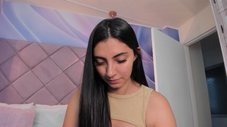 ViolletaRosse's Streamate show and profile