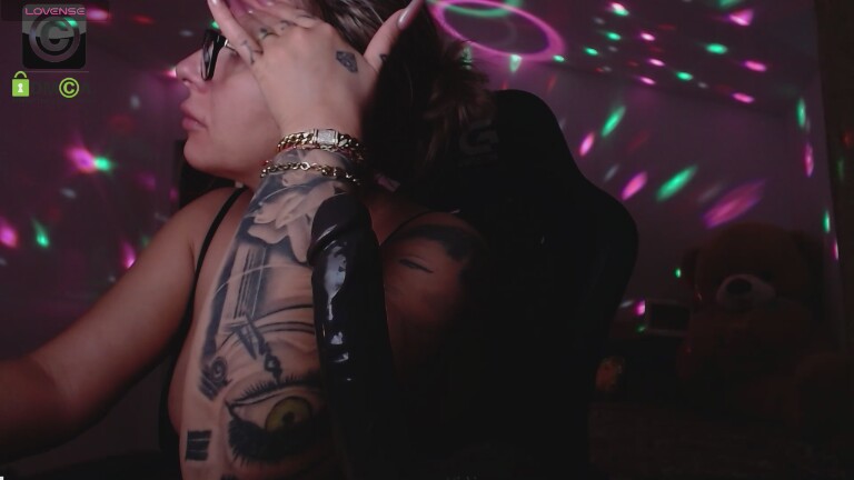 SonyaDevon's Streamate show and profile