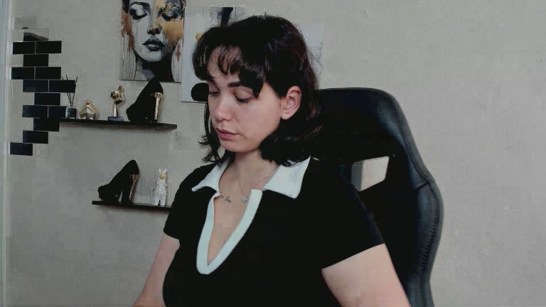 GlamNova's Streamate show and profile