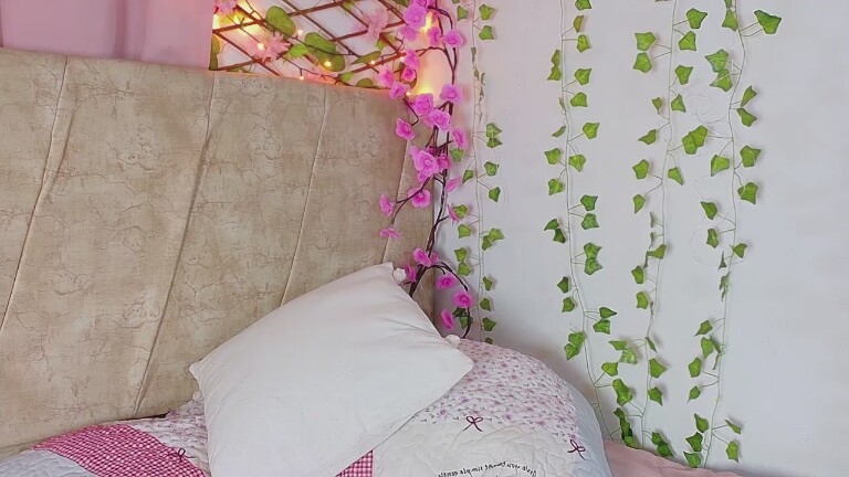 Lara_Gil21's Streamate show and profile