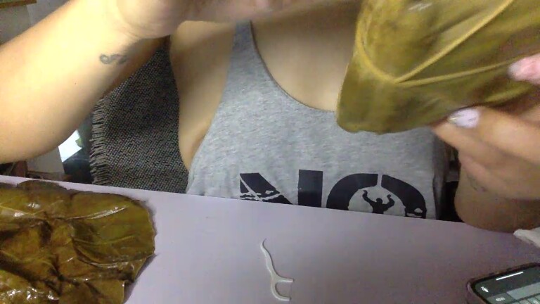 LyLy_94's Streamate show and profile