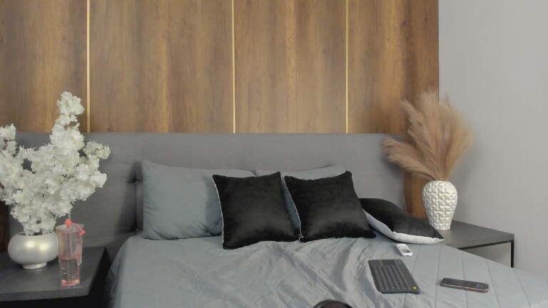 Arya_Bloom's Streamate show and profile