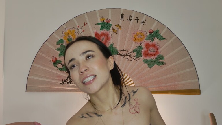 SweetSara33's Streamate show and profile