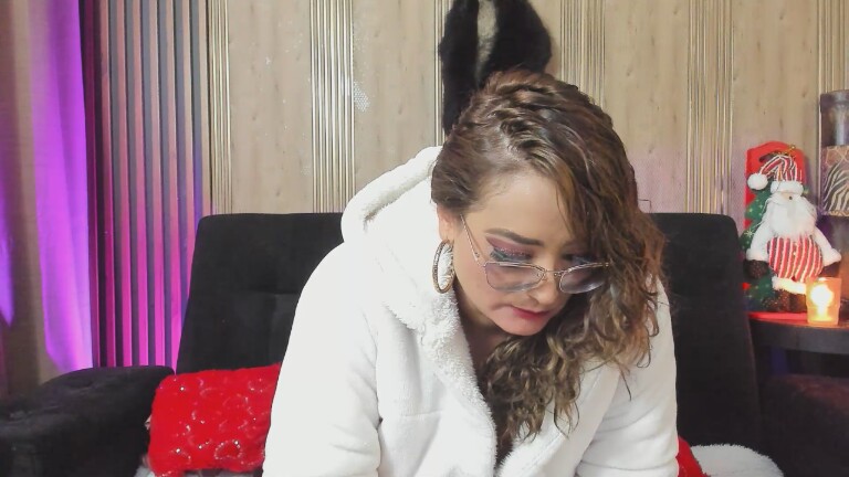 AdeleMour's Streamate show and profile