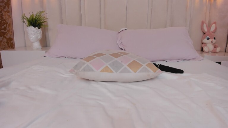 LucianaAriaas's Streamate show and profile