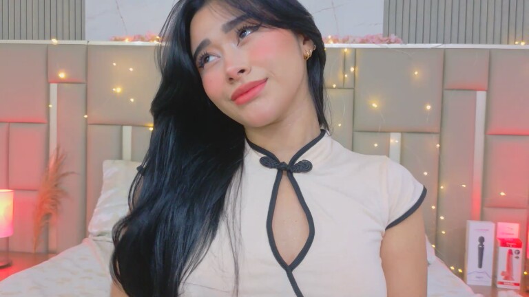 RoxyLyne's Streamate show and profile