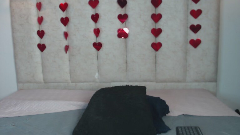 lunaembeercs's Streamate show and profile