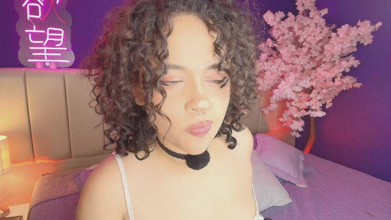 ZarahRosse's Streamate show and profile