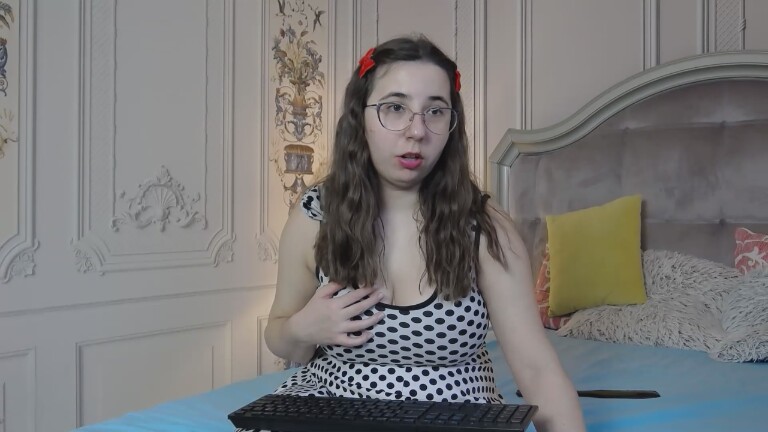 HAZELs's Streamate show and profile