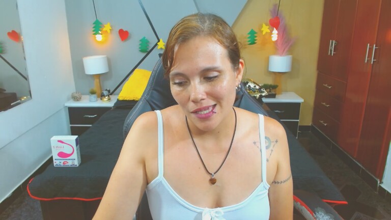 ConieMoss's Streamate show and profile