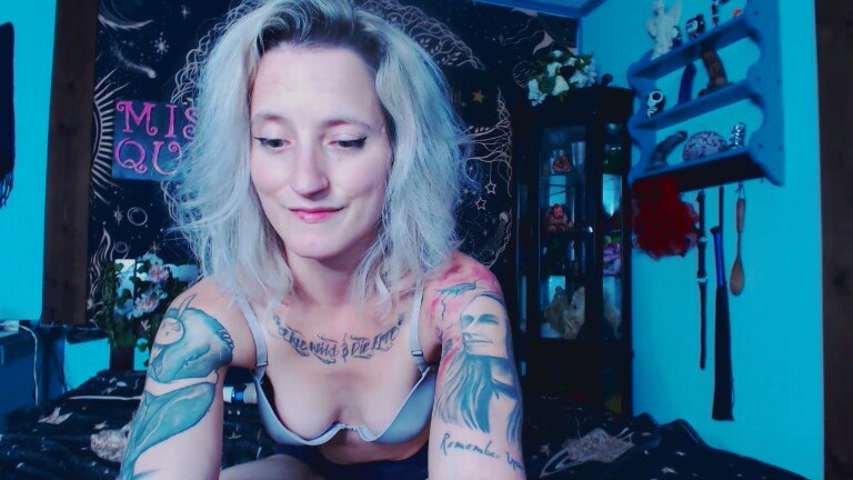 MissQuinCam's Streamate show and profile