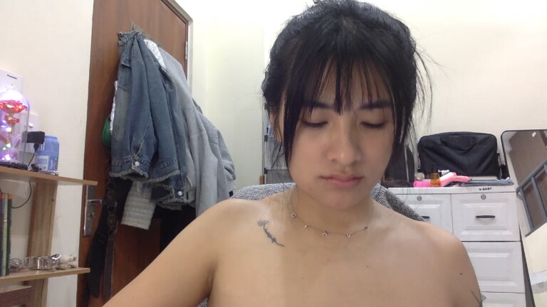 LyLy_94's Streamate show and profile