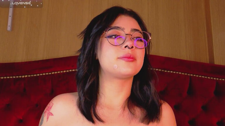 TaniaRedd's Streamate show and profile