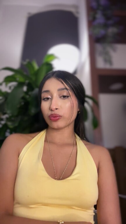 AlejandraSanz's Streamate show and profile